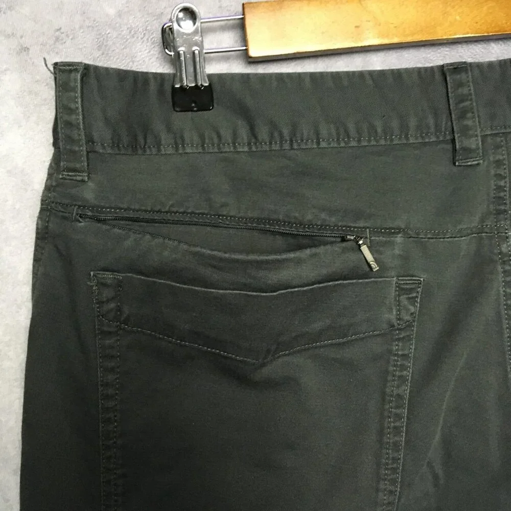 The North Face Mens Shorts‎ size 36 Dark Blue Flat Front Cotton Stretch Casual